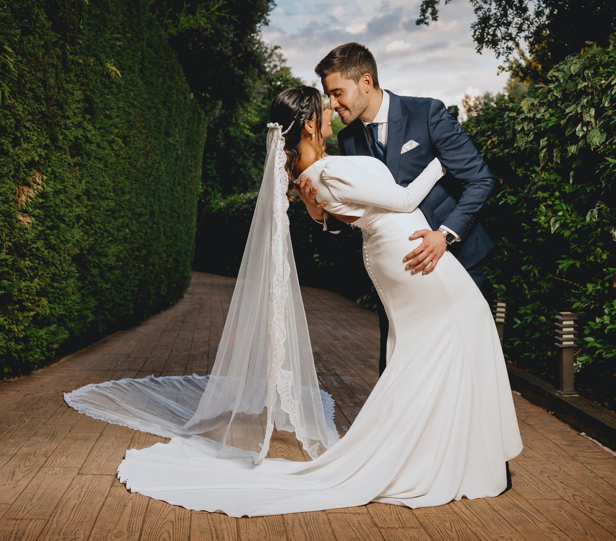 El primer baile, foto grande de la retícula