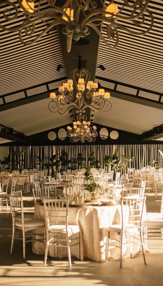 Salón Colonial montado para el banquete
