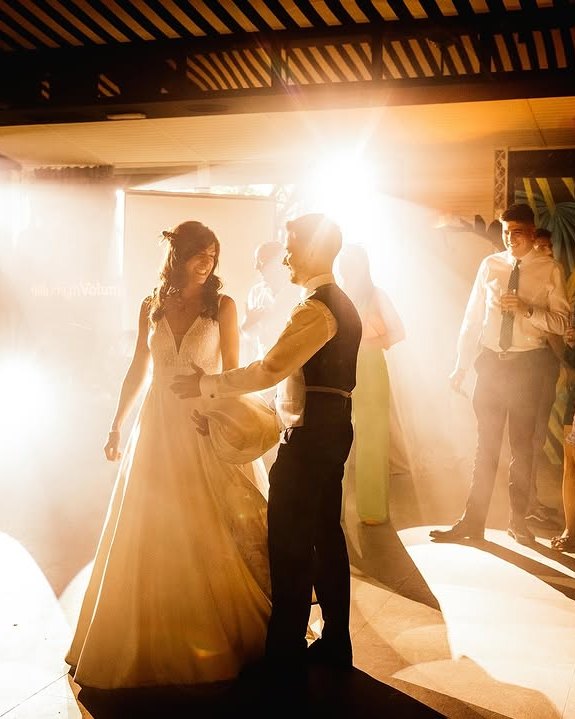 El primer baile entre luces