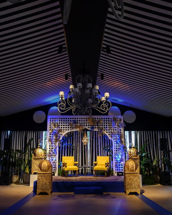 Escenario decorado para una gala